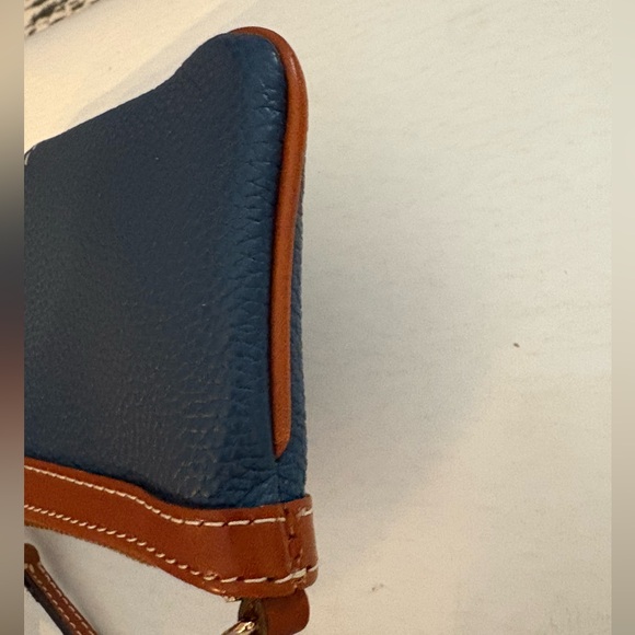 Dooney & Bourke Navy and Brown Wristlet EUC - Picture 7 of 13